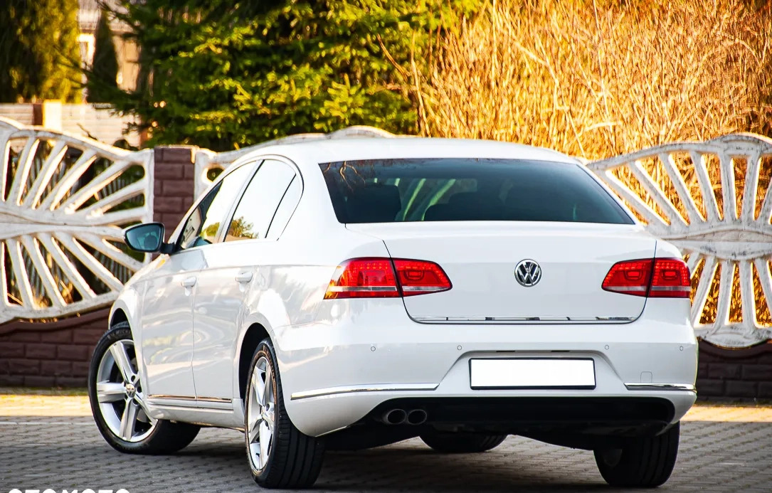 Volkswagen Passat cena 41900 przebieg: 225000, rok produkcji 2013 z Wyszków małe 742